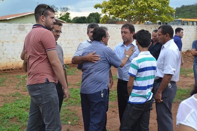 Tristeza e Muita Revolta Marcaram o Sepultamento da Primeira Dama de Lagoa do Sitio Gercineide Monteiro de 34 Anos - Imagem 11