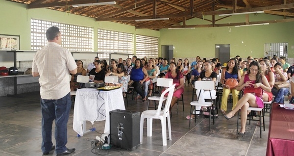 SEMEC inicia ano letivo 2015 com Semana Pedagógica  - Imagem 9