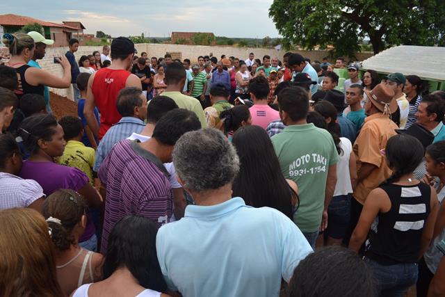 Tristeza e Muita Revolta Marcaram o Sepultamento da Primeira Dama de Lagoa do Sitio Gercineide Monteiro de 34 Anos - Imagem 6