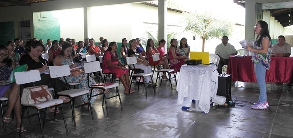 SEMEC inicia ano letivo 2015 com Semana Pedagógica  - Imagem 1