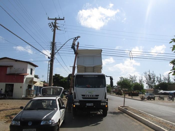 Equipe de iluminação troca lâmpadas no Centro e Bairros de Agricolândia - Imagem 6