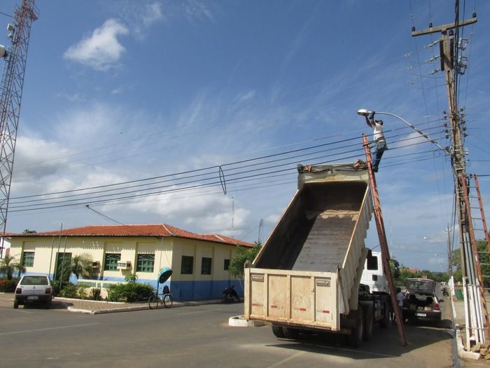 Equipe de iluminação troca lâmpadas no Centro e Bairros de Agricolândia - Imagem 11
