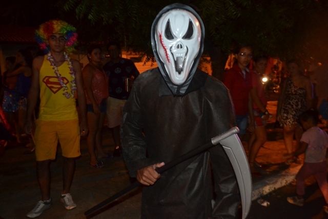 Corso e banda Nairê agitam a primeira noite de Carnaval em Campo Maior - Imagem 29
