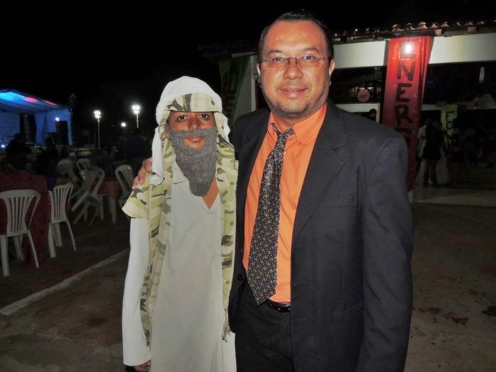 Público prestigia o Baile à Fantasia realizado sexta na AABB - Imagem 2