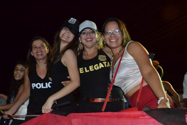 Corso e banda Nairê agitam a primeira noite de Carnaval em Campo Maior - Imagem 17
