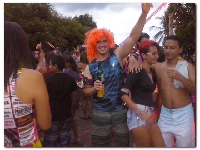 Desfile dos Blocos Só Amigos e Bota pra Moer animam o carnaval em Inhuma - Imagem 3