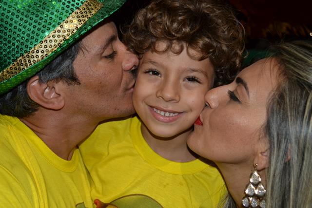 Venicio do Ó e prefeitos da região participam do corso em Valença   - Imagem 58