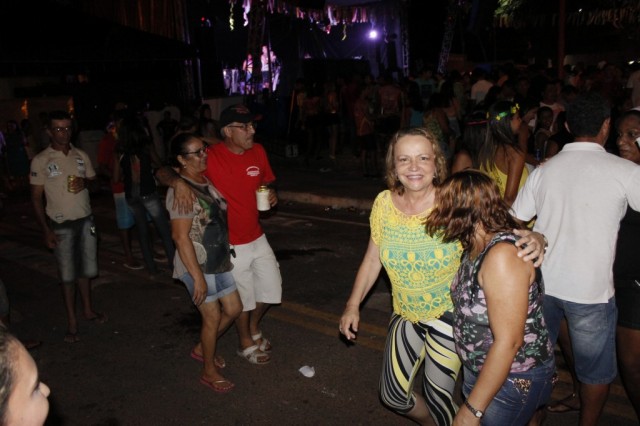 Mais de 1.500 pessoas participaram da festa de carnaval em Miguel Alves  - Imagem 21