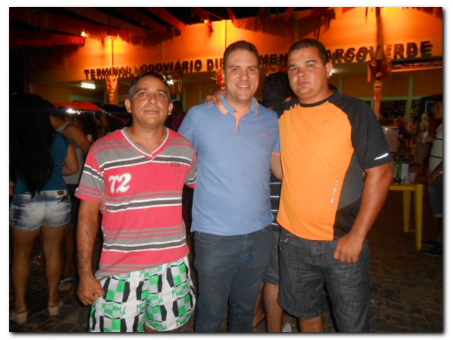 Primeira noite de Carnaval em Inhuma começa com muita alegria! - Imagem 13