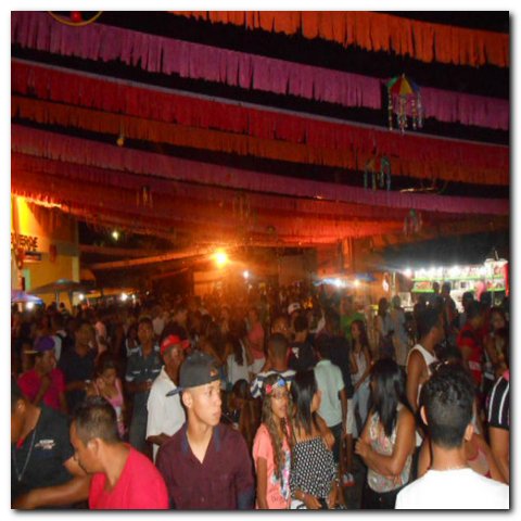 Primeira noite de Carnaval em Inhuma começa com muita alegria! - Imagem 16