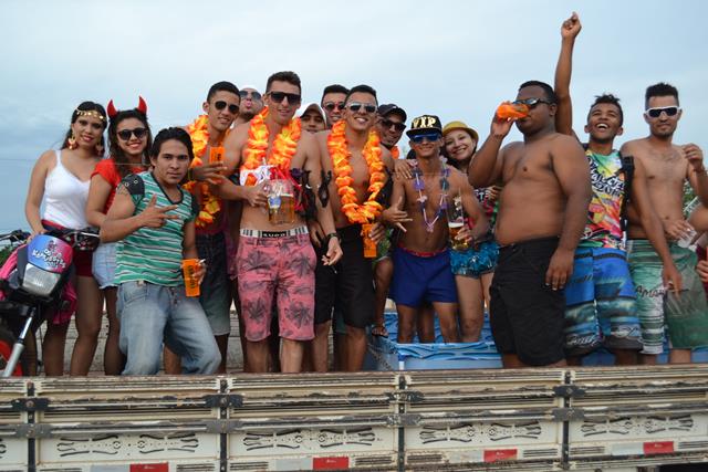 Venicio do Ó e prefeitos da região participam do corso em Valença   - Imagem 9