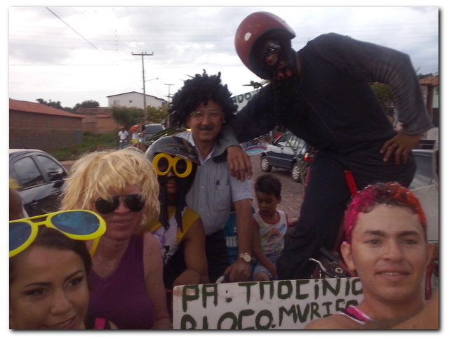 Desfile dos Blocos Só Amigos e Bota pra Moer animam o carnaval em Inhuma - Imagem 19