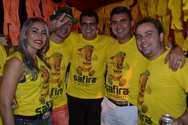 Venicio do Ó e prefeitos da região participam do corso em Valença   - Imagem 73