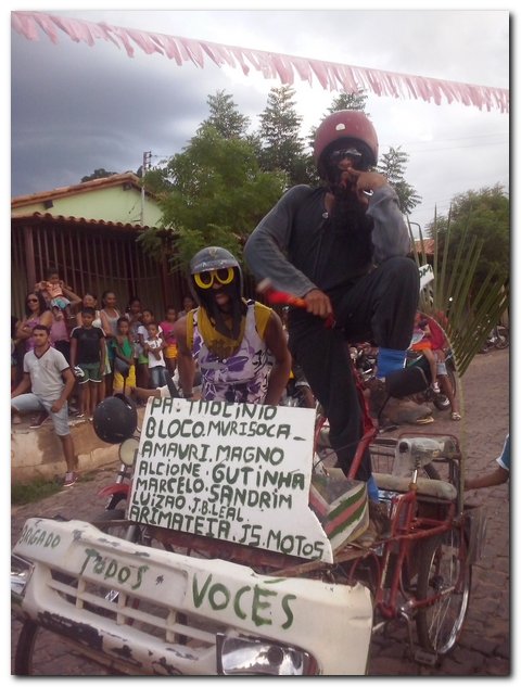 Desfile dos Blocos Só Amigos e Bota pra Moer animam o carnaval em Inhuma - Imagem 8