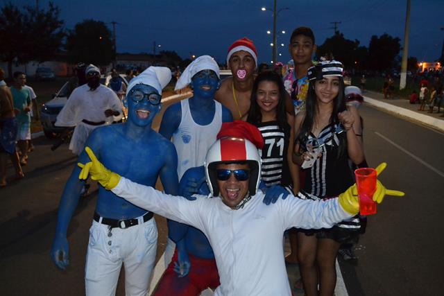 Venicio do Ó e prefeitos da região participam do corso em Valença   - Imagem 36