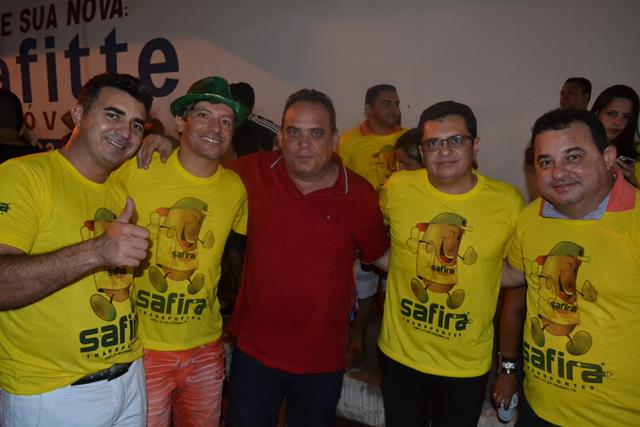 Venicio do Ó e prefeitos da região participam do corso em Valença   - Imagem 79