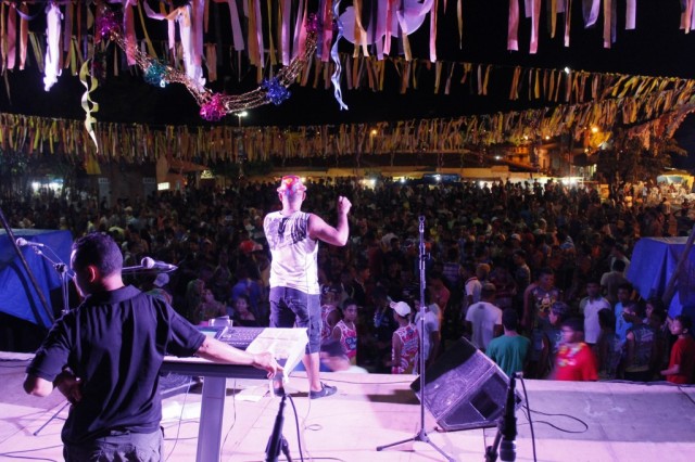 Mais de 1.500 pessoas participaram da festa de carnaval em Miguel Alves  - Imagem 7