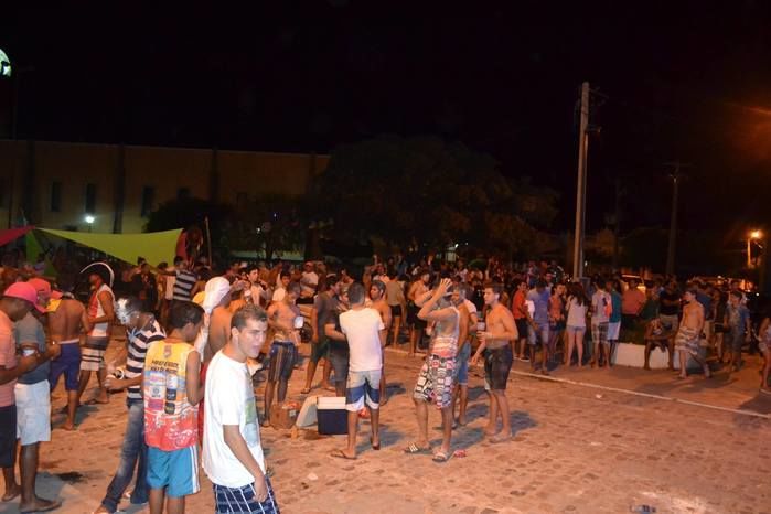 Lotação na primeira noite de Carnaval em Barras! - Imagem 2