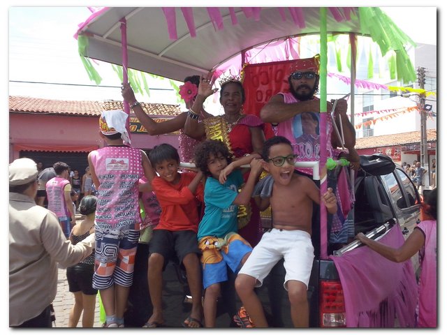 Bloco “Vai Quem Quer” arrasta multidão em Inhuma  - Imagem 29