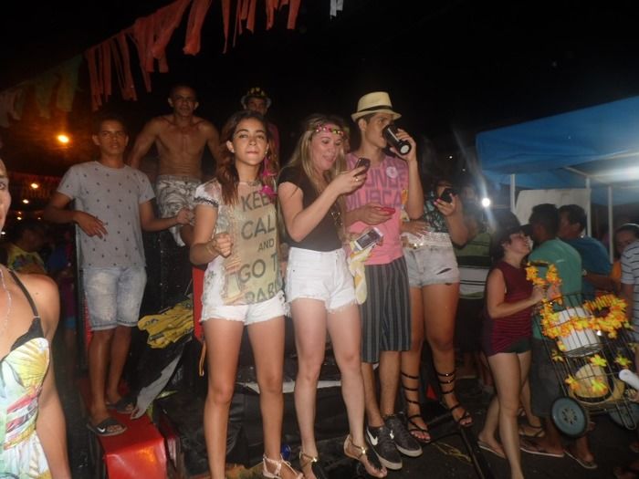 Bloco Os Gatões arrasta quase 25 mil pessoas para avenida - Imagem 20