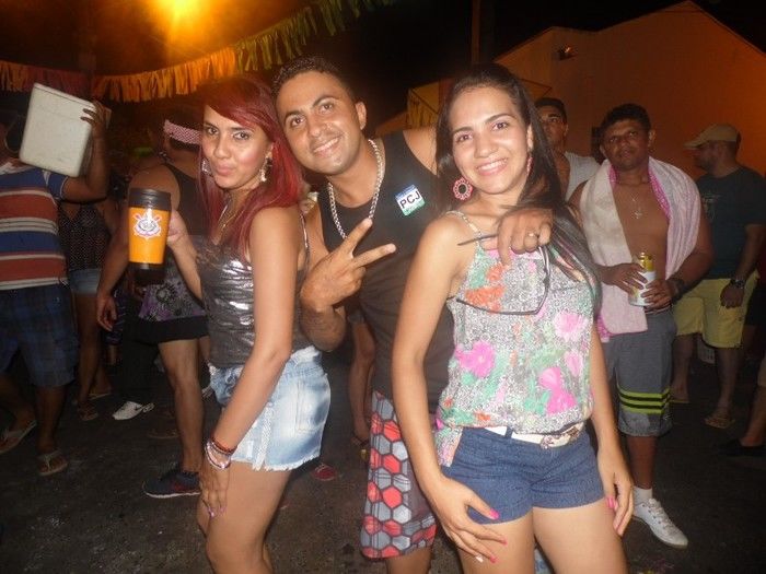 Bloco Os Gatões arrasta quase 25 mil pessoas para avenida - Imagem 50