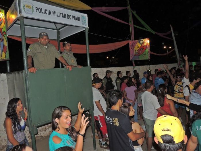 Quase 10 Mil pessoas estavam no corrador da folia da 2ª noite de carnaval - Imagem 29