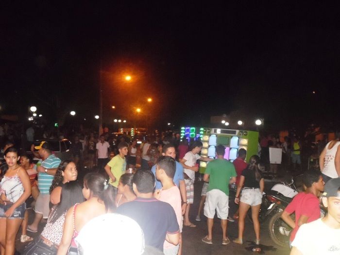 Veja cobertura da segunda noite do carnaval em União; fotos! - Imagem 31