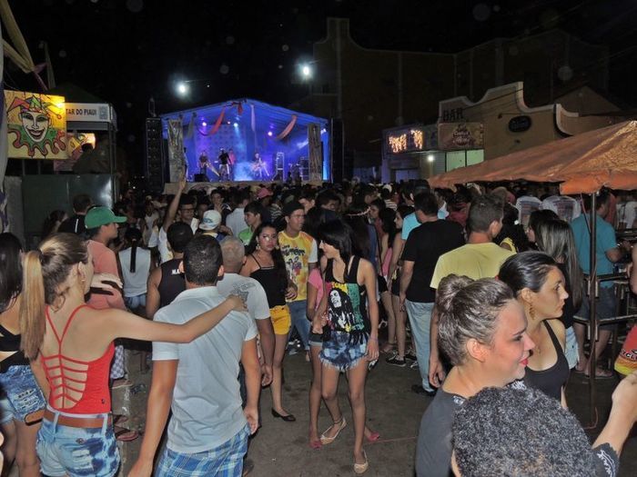 Quase 10 Mil pessoas estavam no corrador da folia da 2ª noite de carnaval - Imagem 30