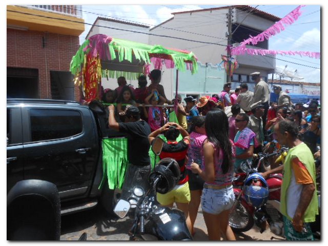 Bloco “Vai Quem Quer” arrasta multidão em Inhuma  - Imagem 12