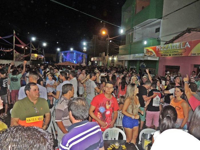 Quase 10 Mil pessoas estavam no corrador da folia da 2ª noite de carnaval - Imagem 32