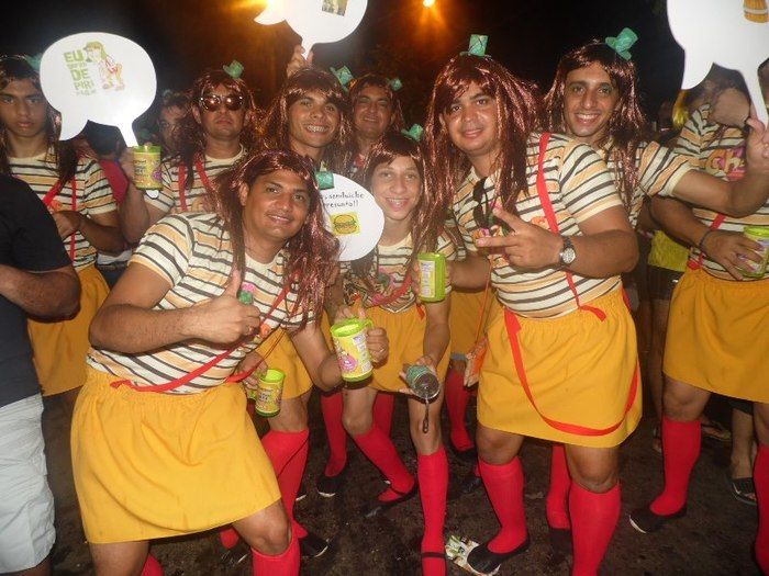 Bloco Os Gatões arrasta quase 25 mil pessoas para avenida - Imagem 40