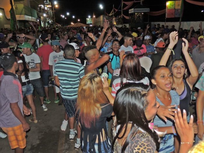 Quase 10 Mil pessoas estavam no corrador da folia da 2ª noite de carnaval - Imagem 21
