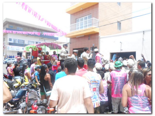 Bloco “Vai Quem Quer” arrasta multidão em Inhuma  - Imagem 11