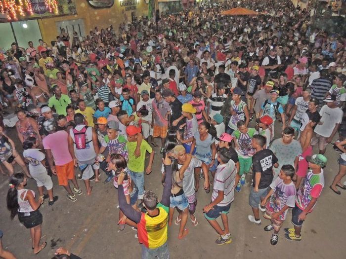 Quase 10 Mil pessoas estavam no corrador da folia da 2ª noite de carnaval - Imagem 11