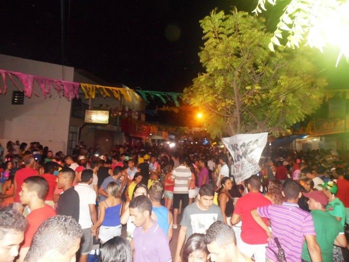 Veja cobertura da segunda noite do carnaval em União; fotos! - Imagem 25