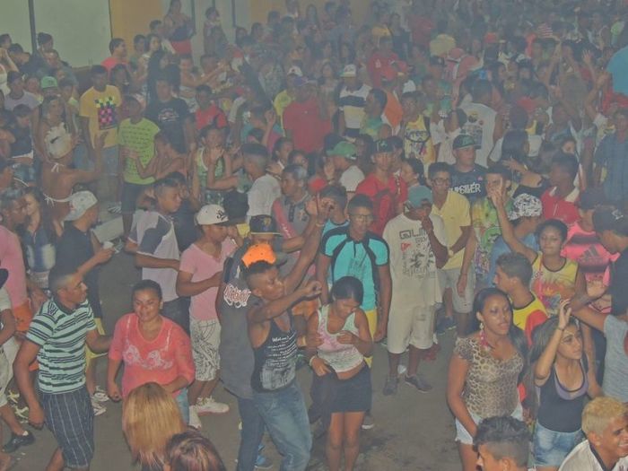 Quase 10 Mil pessoas estavam no corrador da folia da 2ª noite de carnaval - Imagem 14
