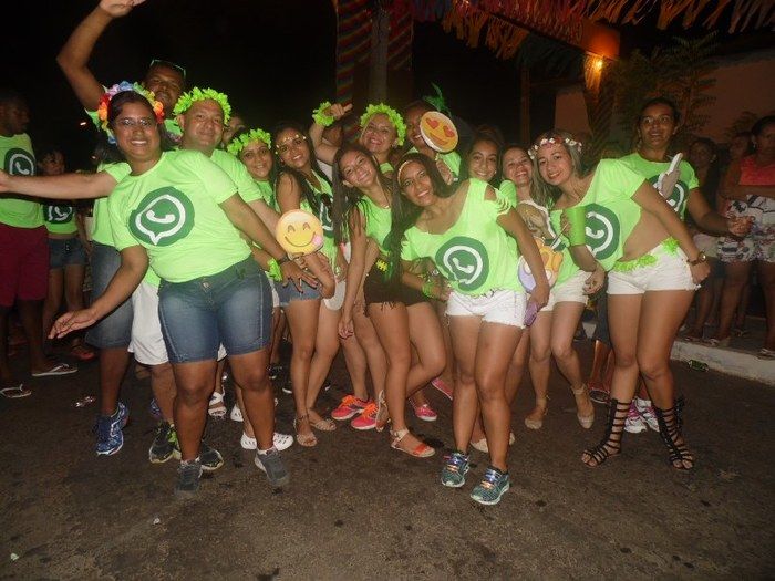 Bloco Os Gatões arrasta quase 25 mil pessoas para avenida - Imagem 46