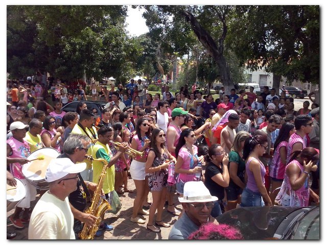 Bloco “Vai Quem Quer” arrasta multidão em Inhuma  - Imagem 26