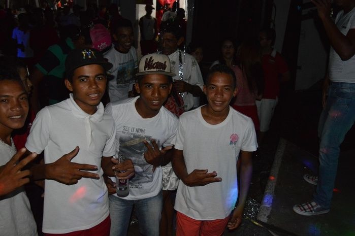 Sucesso no IV Baile Vermelho e Branco - Imagem 21
