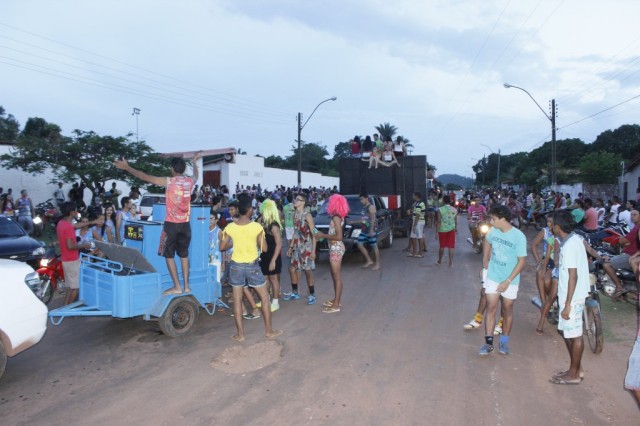Blocos de rua animam segundo dia de carnaval em Miguel Alves - Imagem 8