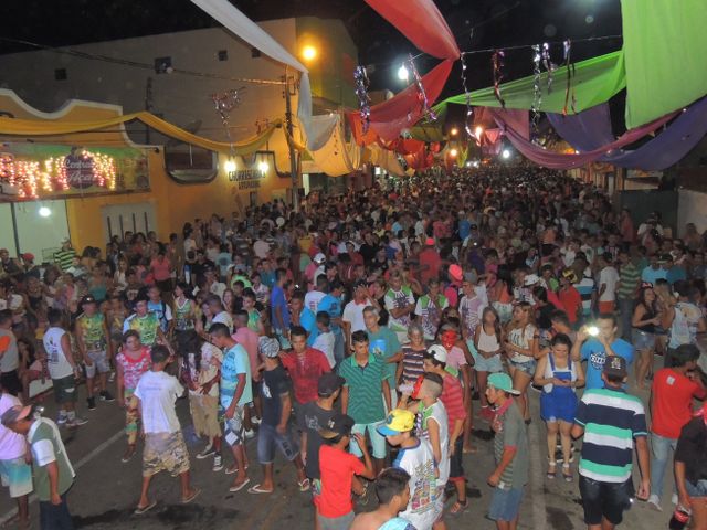 Público surpreende na primeira noite de Carnaval de Pedro II - Imagem 18