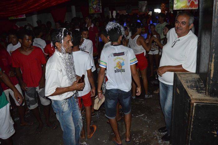 Sucesso no IV Baile Vermelho e Branco - Imagem 51