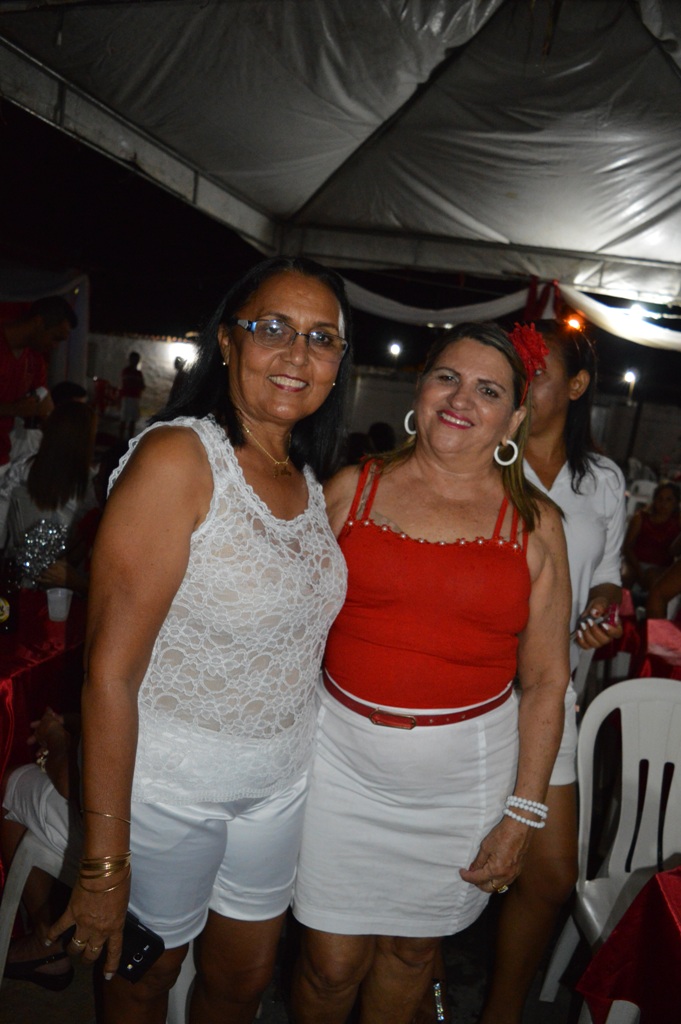 Sucesso no IV Baile Vermelho e Branco - Imagem 41