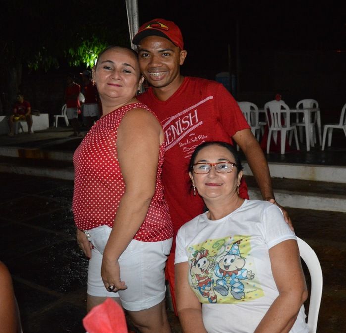 Sucesso no IV Baile Vermelho e Branco - Imagem 5