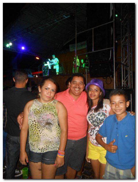 Terceira noite de Carnaval em Inhuma atrai muitos foliões - Imagem 15