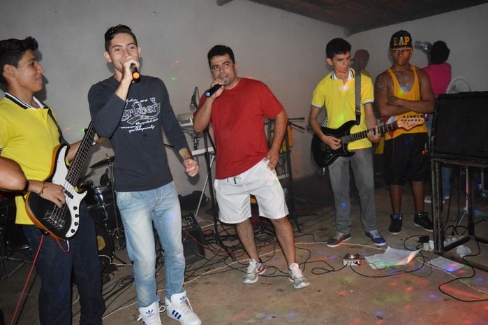 Sucesso no IV Baile Vermelho e Branco - Imagem 52