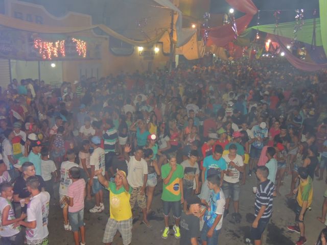 Público surpreende na primeira noite de Carnaval de Pedro II - Imagem 41