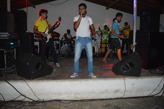 Sucesso no IV Baile Vermelho e Branco - Imagem 8