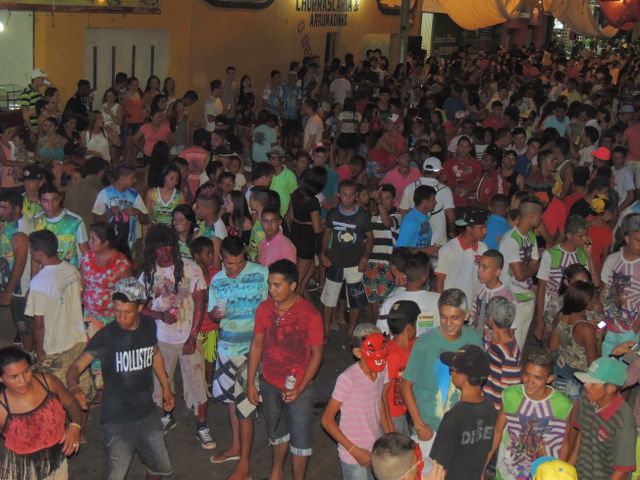 Público surpreende na primeira noite de Carnaval de Pedro II - Imagem 21