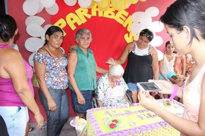 Senhora completa 100 anos e recebe homenagem surpresa família em São João do Arraial - Imagem 16